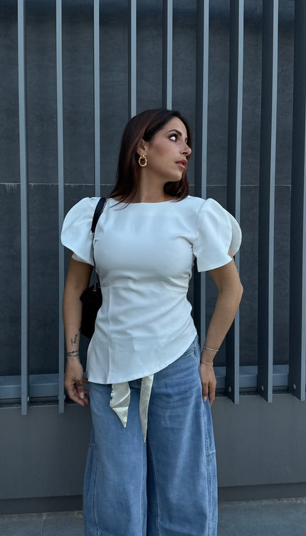 Blusa asimmetrica bianca