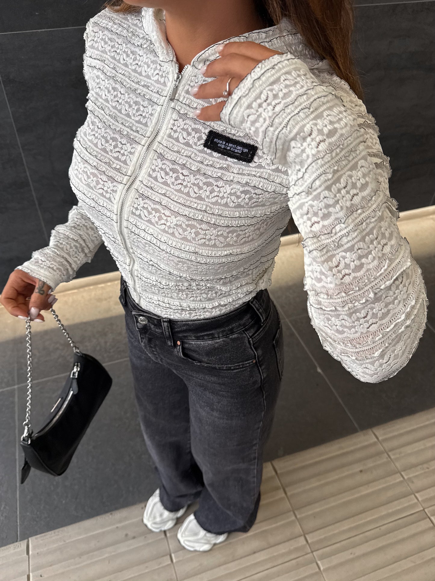 Felpa Ricamata Carola